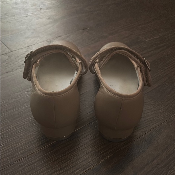 Capezio Tan (Caramel) Tap Shoes - Picture 3 of 5
